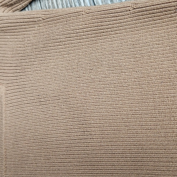 Babaton Constant Carmel Gideon Sculpt Sweater Size M - Picture 7 of 9